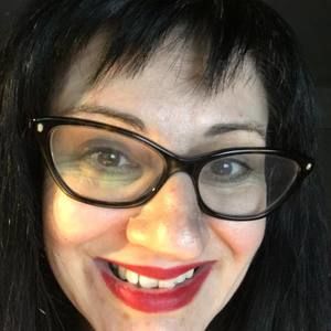 Meet your Posher, Dana